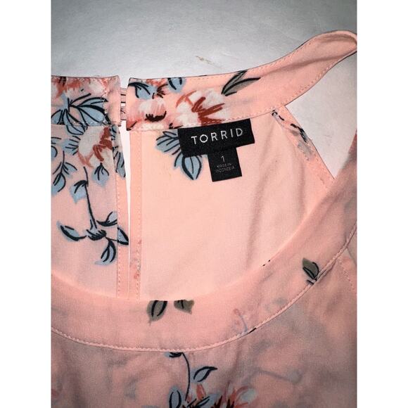 Torrid Size 1 Floral High Neck Handkerchief Sharkbite Hem Sleeveless Blouse Pink - Picture 6 of 6